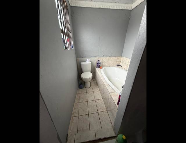 5 BEDROOM HOUSE FOR SALE IN KWA THEMA